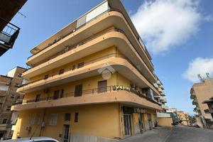 3 LOCALI A REGGIO DI CALABRIA