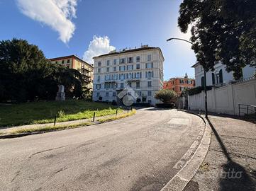 4 LOCALI A GENOVA