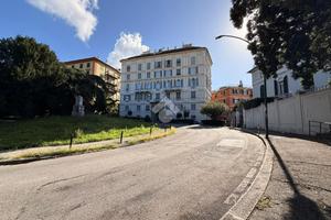 4 LOCALI A GENOVA