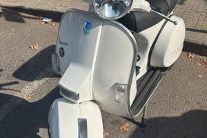 Vespa PX 150 MOD ANNIVERSARIO