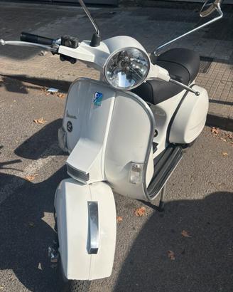 Vespa PX 150 MOD ANNIVERSARIO