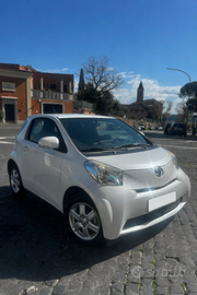 Toyota iq 1.0