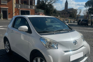 Toyota iq 1.0