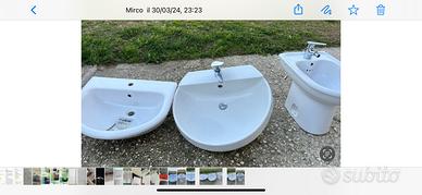Lavandino  con rubinetto