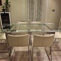 Tavolo in vetro con 6 sedie IKEA in pelle beige