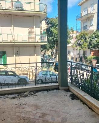 Bagheria ( Pa ) piano rialzato - 300 mq + terrazzo
