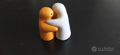 Sale e pepe - abbraccio 