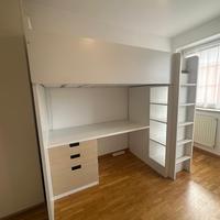 Letto a castello e scrivania