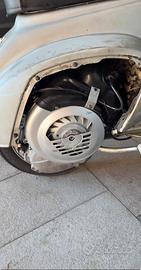 Vespa 50 special grigio chiaro di luna