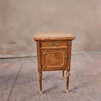 Comodino antico stile francese e due mensole noce