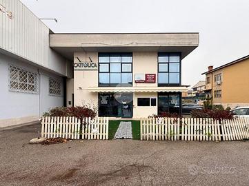 NEGOZIO A CASTIGLIONE DELLE STIVIERE