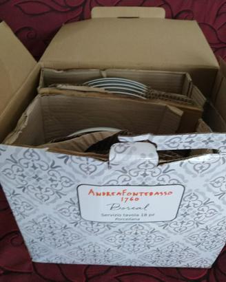 Set servizio a tavola 18pz