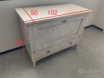 Mobile/credenza
