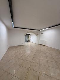 NEGOZIO A CORTENUOVA