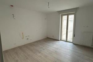 Trilocale Ristrutturato - Via Esperanto