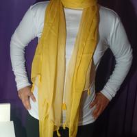Sciarpa calliope Giallo Sole con Nappe 
Questa el