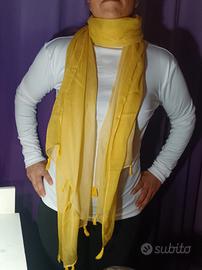 Sciarpa calliope Giallo Sole con Nappe 
Questa el