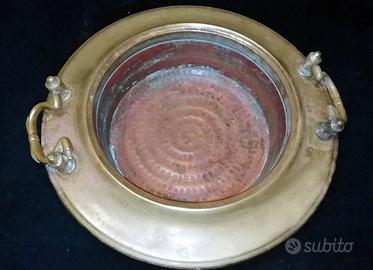 Antico braciere  in ottone e rame martellato