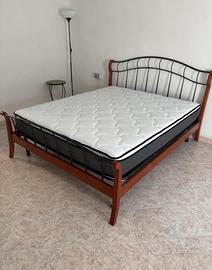 Letto matrimoniale: struttura e materasso nuovo