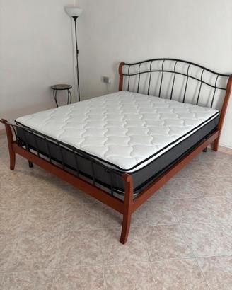Letto matrimoniale: struttura e materasso nuovo