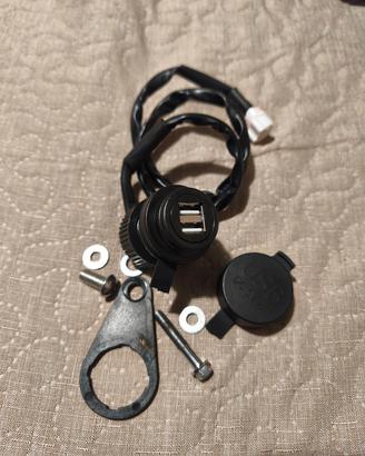 doppia porta USB per MT09