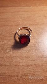 anello con rubino