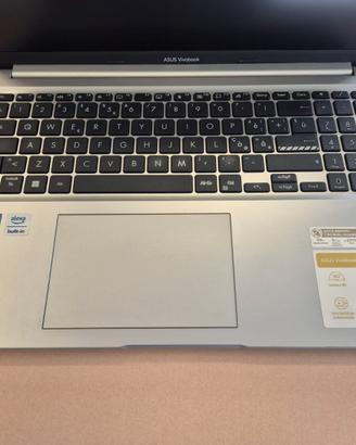 ASUS Vivobook 16 i7 – 1TB SSD – 290 €