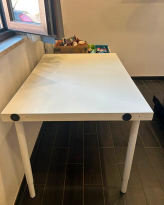 scrivania ikea
