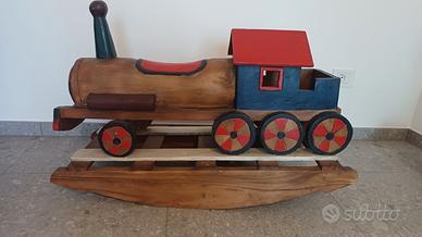 Dondolo in legno