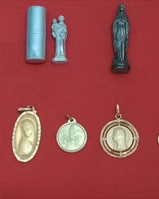 Lotto Oggetti Sacri e Medaglie Vintage 