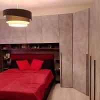 Camera da letto matrimoniale moderno a ponte
