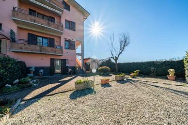 4 LOCALI A REGGIO NELL'EMILIA