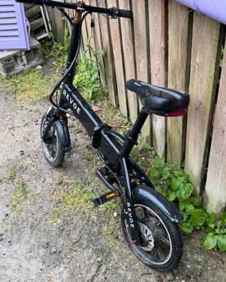 bicicletta elettrica REvoe