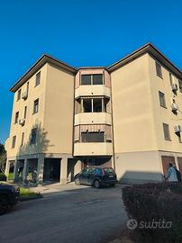 Privato vende trilocale