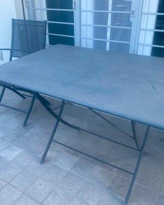 Tavolo in ferro con 4 sedie