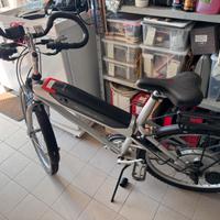 Bici bicicletta e bike elettrica mercedes hybrid