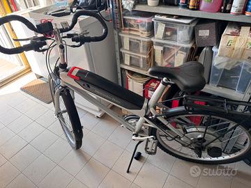 Bici bicicletta e bike elettrica mercedes hybrid