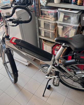 Bici bicicletta e bike elettrica mercedes hybrid