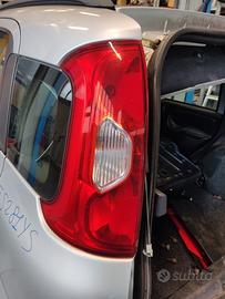 Fanale posteriore sinistro FIAT PANDA del 2012