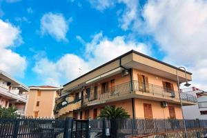 Santa tecla: bivani con terrazzo e garage 20 mq