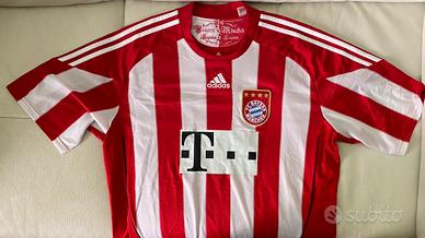 Maglia Home Kit Bayern Monaco Stagione 2010-2011
