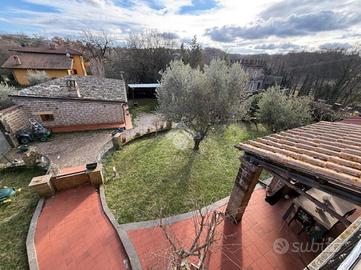 PORZIONE DI BIFAMILIARE A MONTEFIASCONE