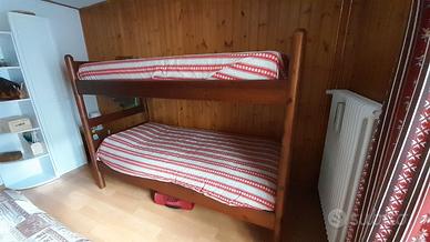 Letto a castello in legno con materassi Doimo