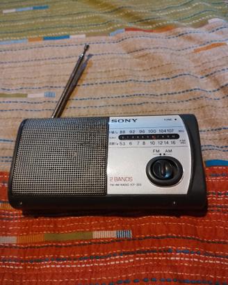 Radio portatile a pile della Sony