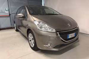 Peugeot 208 1.2 benz 5 porte