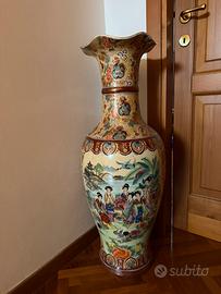 Grande vaso decorativo in ceramica orientale