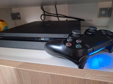 PS4 Slim 1TB + Controller + 6 Giochi+Scatola