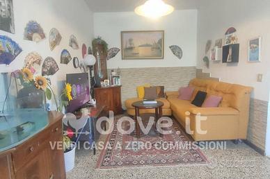Casa indipendente di 200 m² con 3 locali e posto a