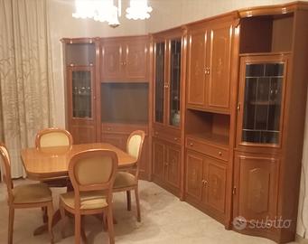 Soggiorno più tavolo e 6 sedie