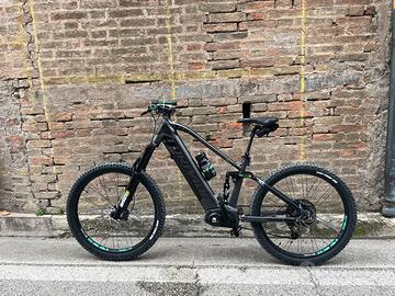 E bike Montanbike elettrica pedalata assistita